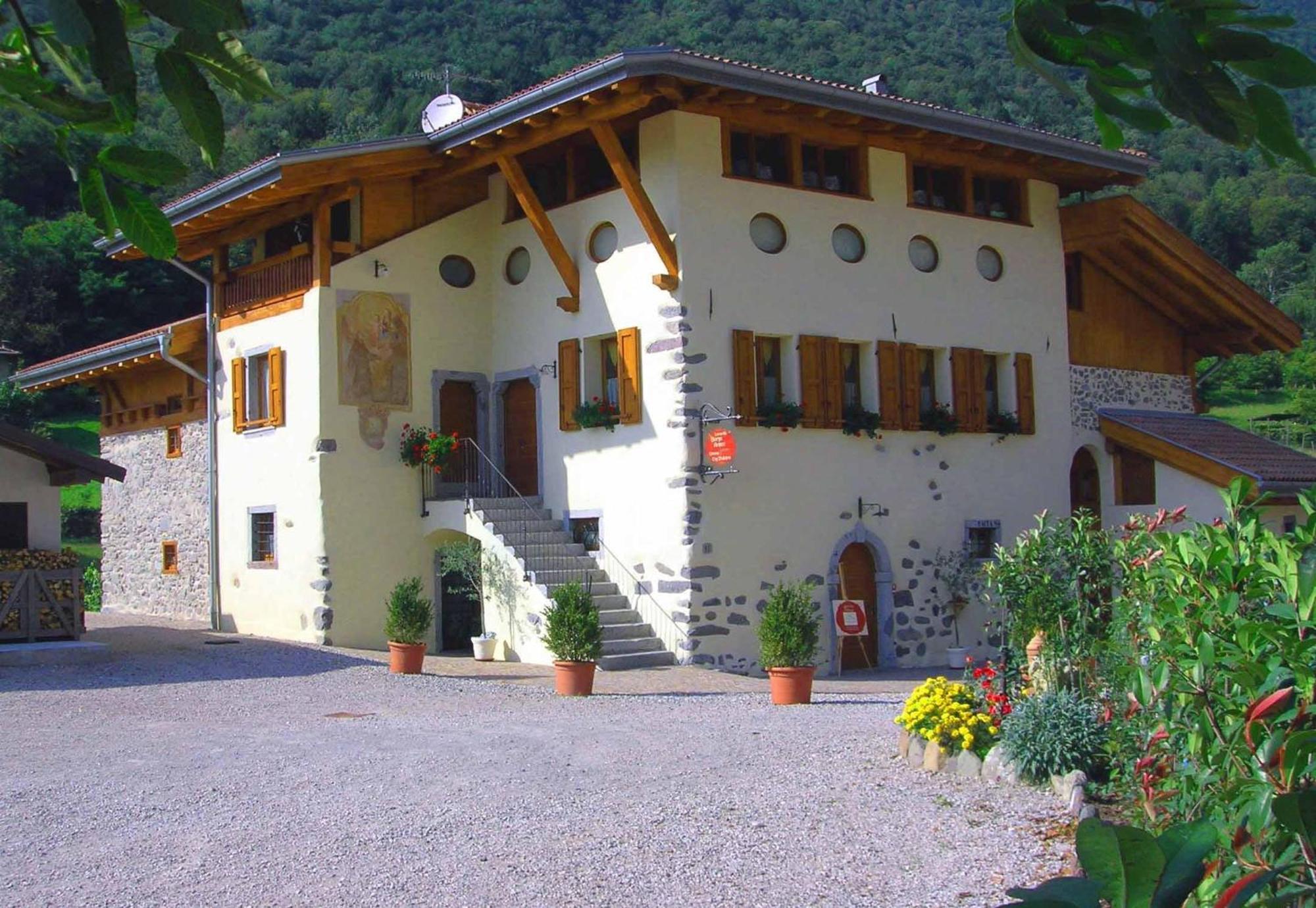 Locanda Borgo Chiese Castel Condino 외부 사진